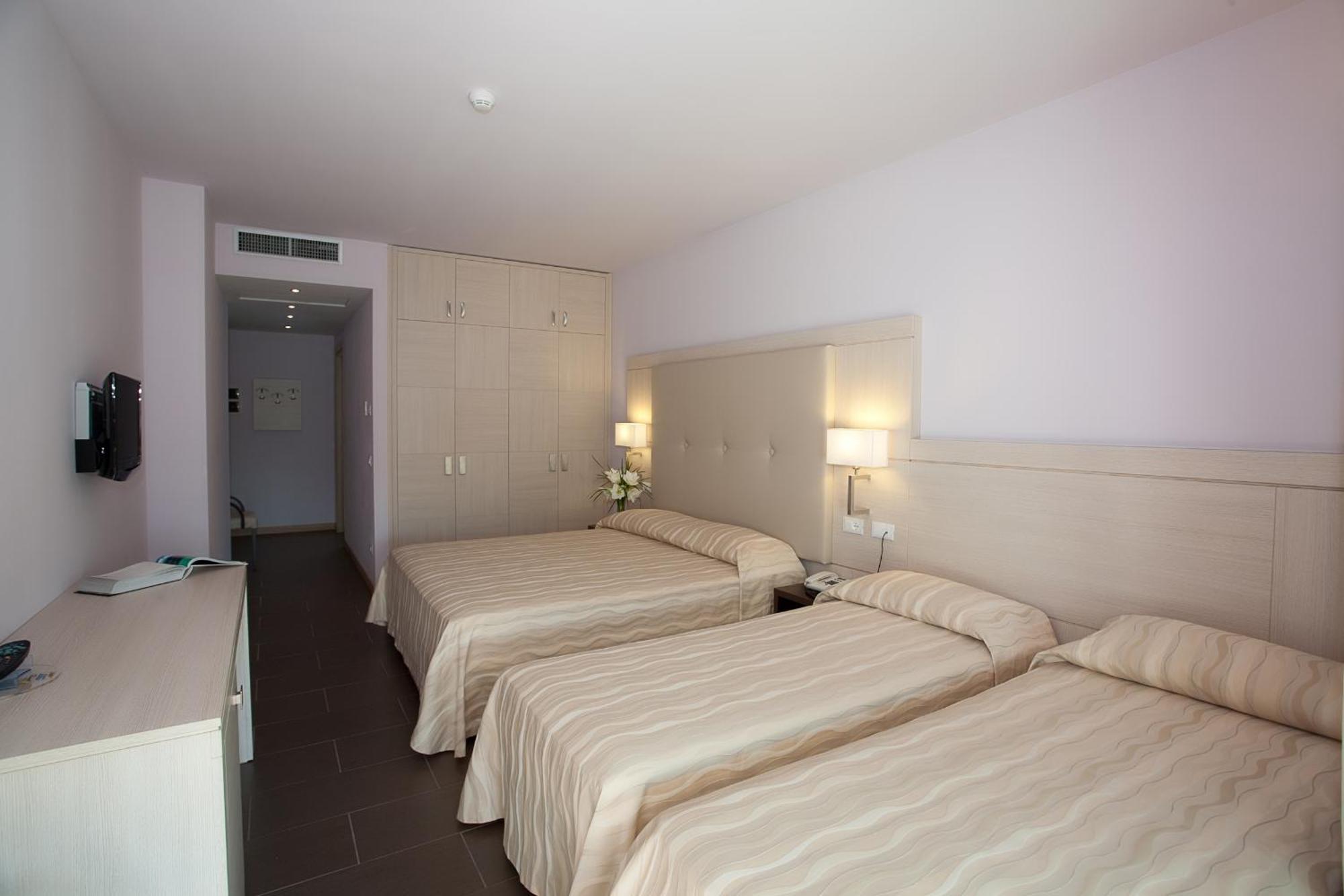 Hotel Porto Azzurro Σιρμιόνε Εξωτερικό φωτογραφία